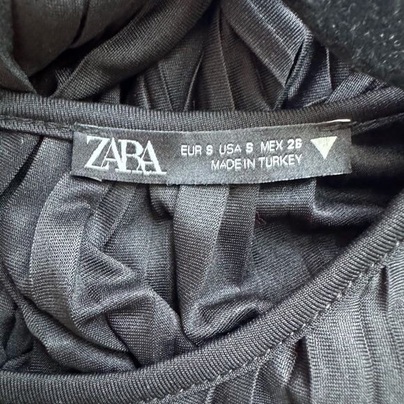 Zara Black Long Sleeve Pleated Dress size s - Picture 3 of 3